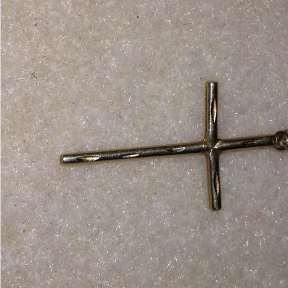14Kt gold Simple Cross - Picture 5 of 5